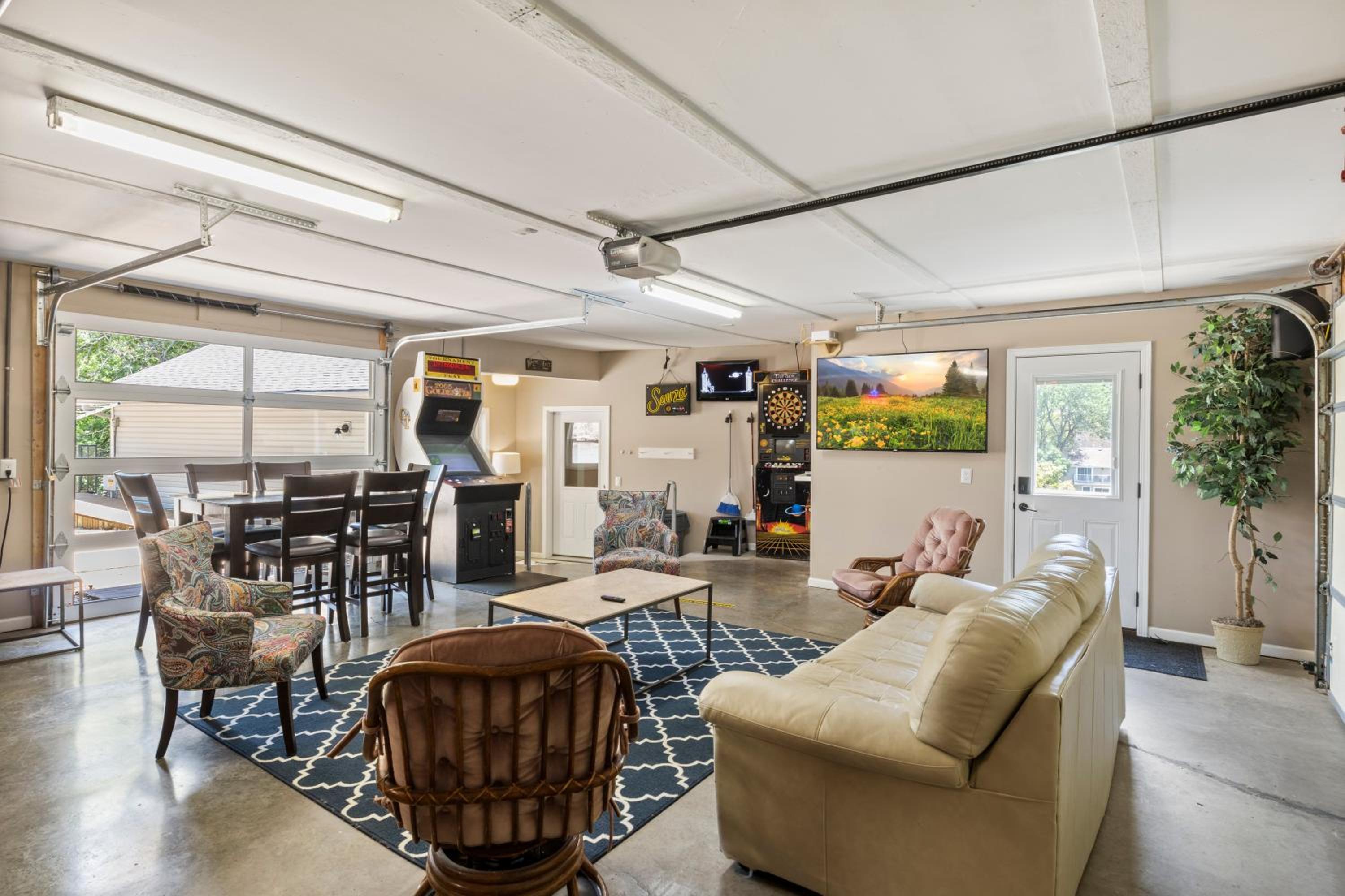 Amazing Game Room with Dock Tram to Huge Dock - Great For Families