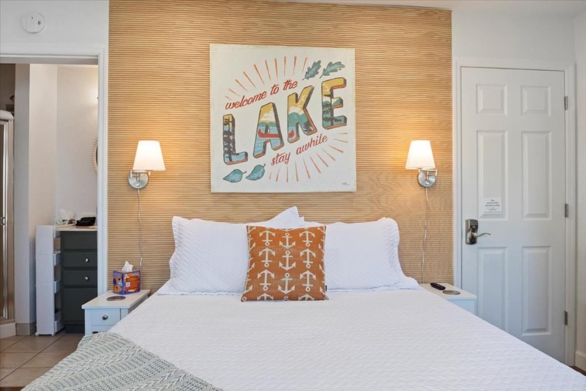 3mm Lake Ozark, Trailer Parking, Dock, Boat Slip, & Amazing Cove Views
