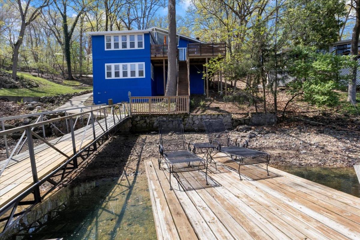 3mm Lake Ozark, Trailer Parking, Dock, Boat Slip, & Amazing Cove Views