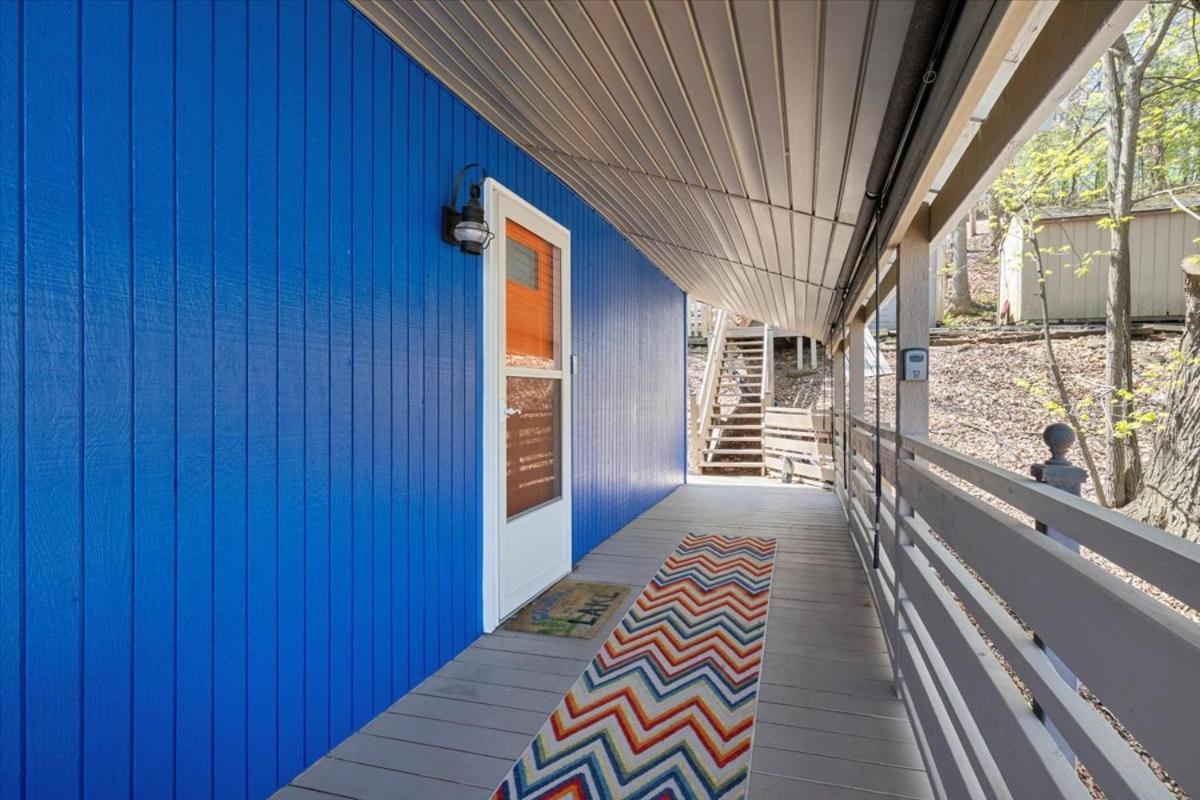 3mm Lake Ozark, Trailer Parking, Dock, Boat Slip, & Amazing Cove Views