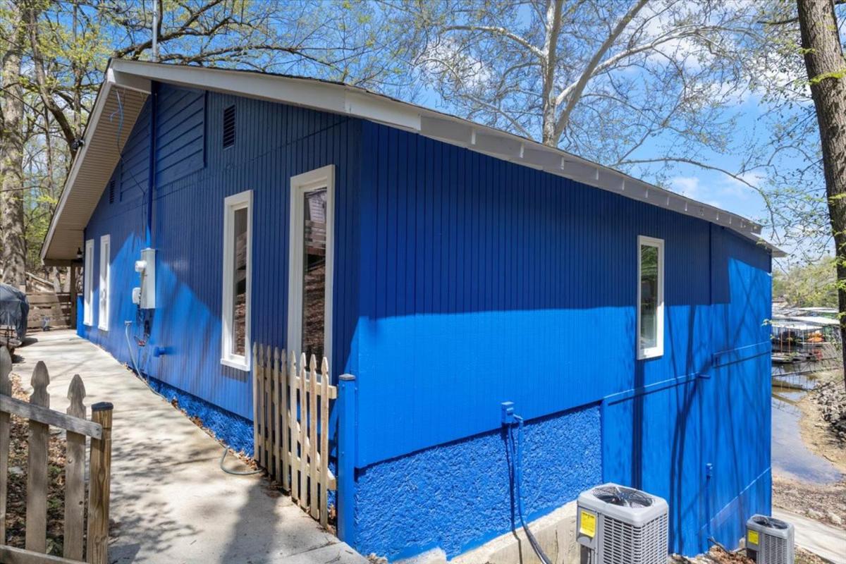 3mm Lake Ozark, Trailer Parking, Dock, Boat Slip, & Amazing Cove Views