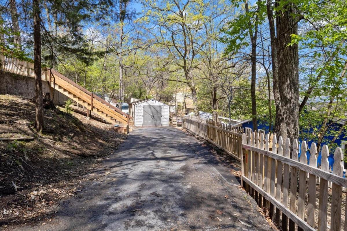 3mm Lake Ozark, Trailer Parking, Dock, Boat Slip, & Amazing Cove Views