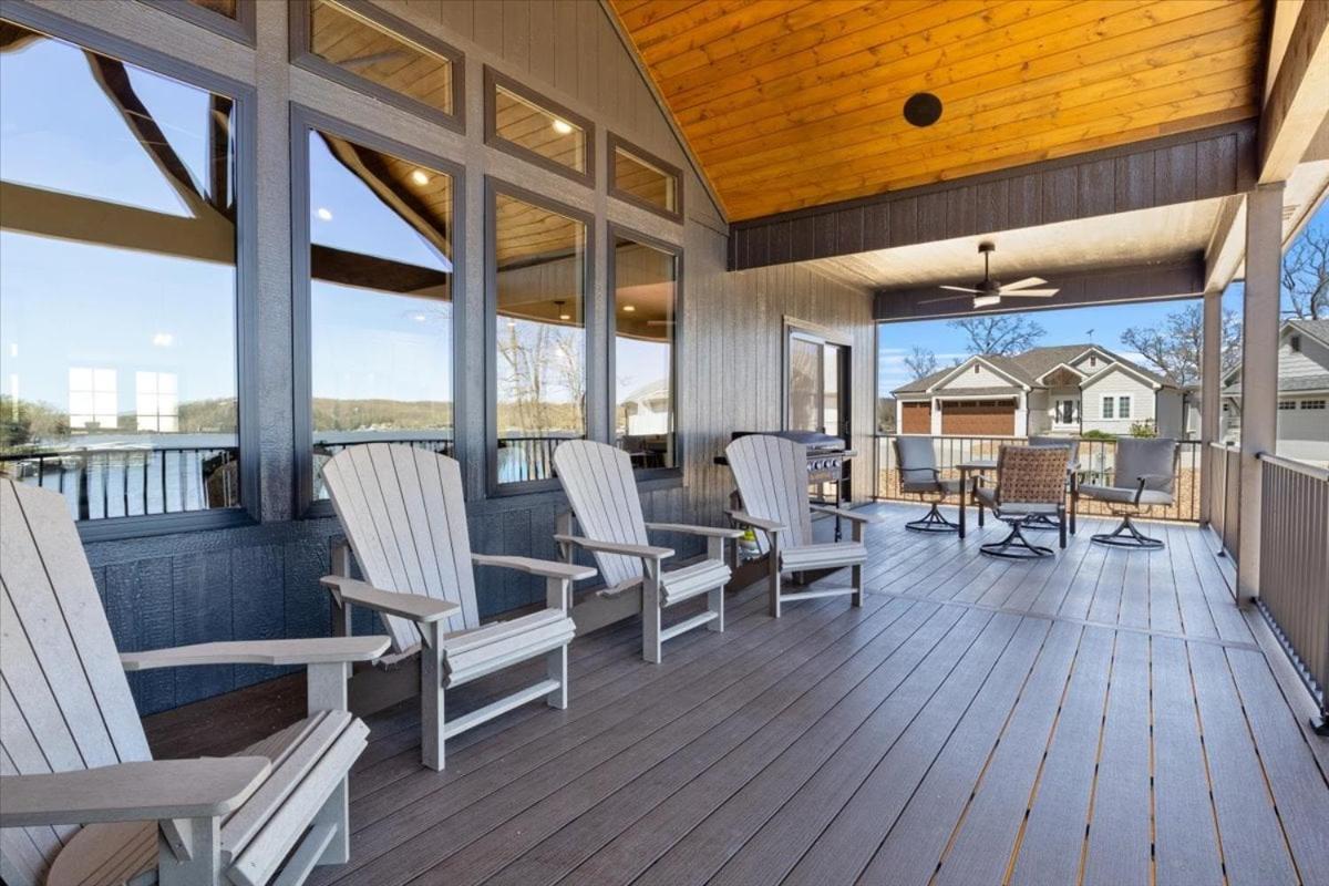 Accessible Lakeside Luxury at the 45mm w/ Private Dock, Sunset Views & More