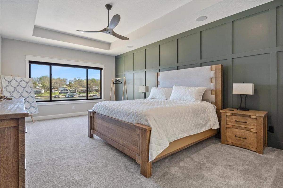 Accessible Lakeside Luxury at the 45mm w/ Private Dock, Sunset Views & More