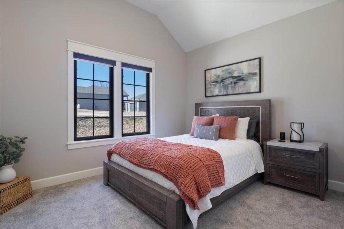 Accessible Lakeside Luxury at the 45mm w/ Private Dock, Sunset Views & More