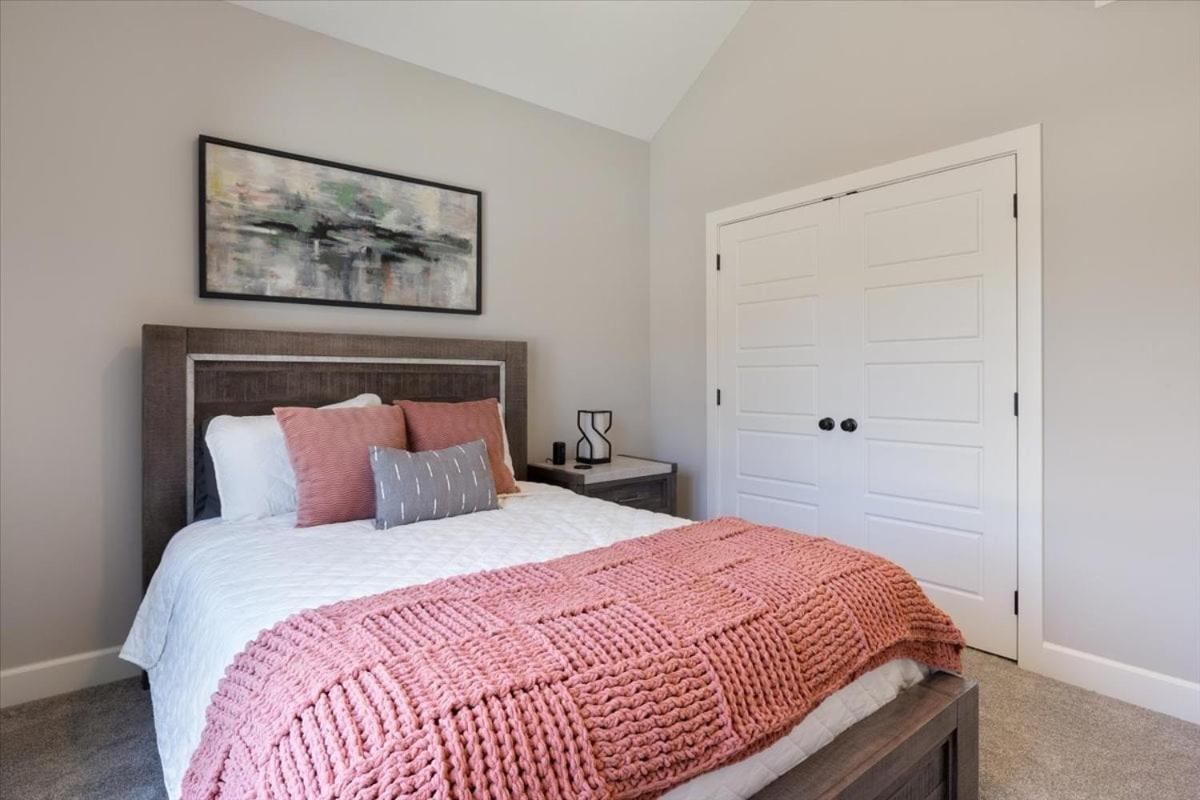 Accessible Lakeside Luxury at the 45mm w/ Private Dock, Sunset Views & More