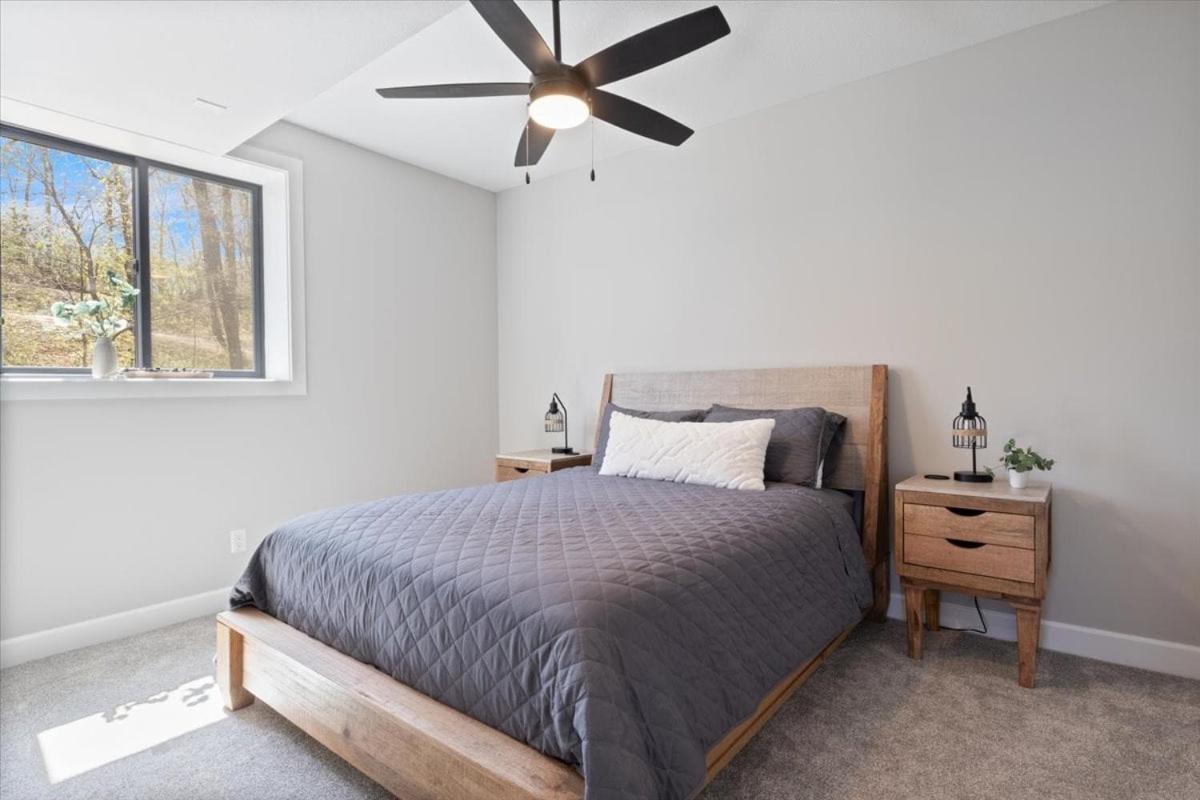 Accessible Lakeside Luxury at the 45mm w/ Private Dock, Sunset Views & More