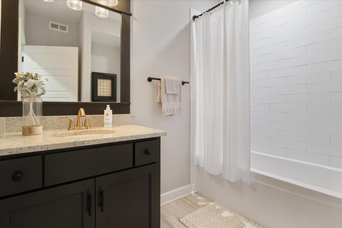 Accessible Lakeside Luxury at the 45mm w/ Private Dock, Sunset Views & More