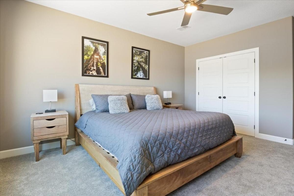 Accessible Lakeside Luxury at the 45mm w/ Private Dock, Sunset Views & More