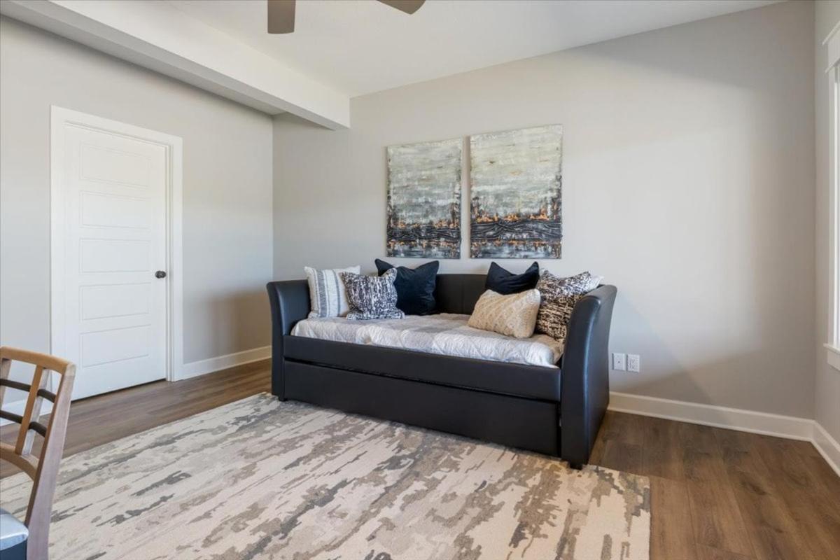 Accessible Lakeside Luxury at the 45mm w/ Private Dock, Sunset Views & More