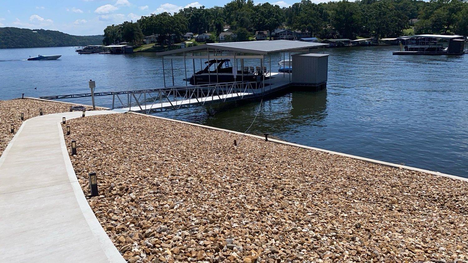 Accessible Lakeside Luxury at the 45mm w/ Private Dock, Sunset Views & More