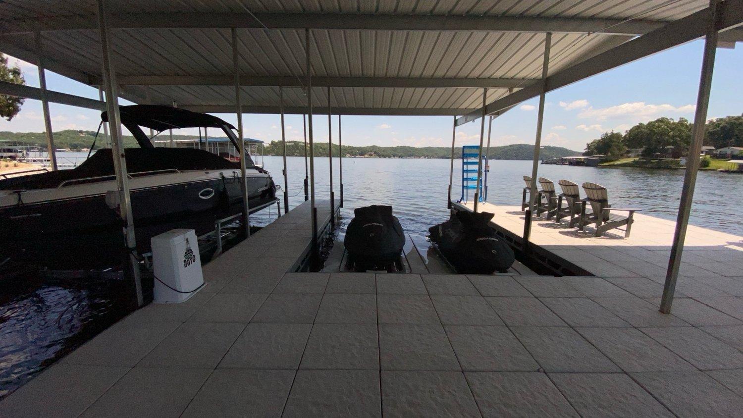 Accessible Lakeside Luxury at the 45mm w/ Private Dock, Sunset Views & More