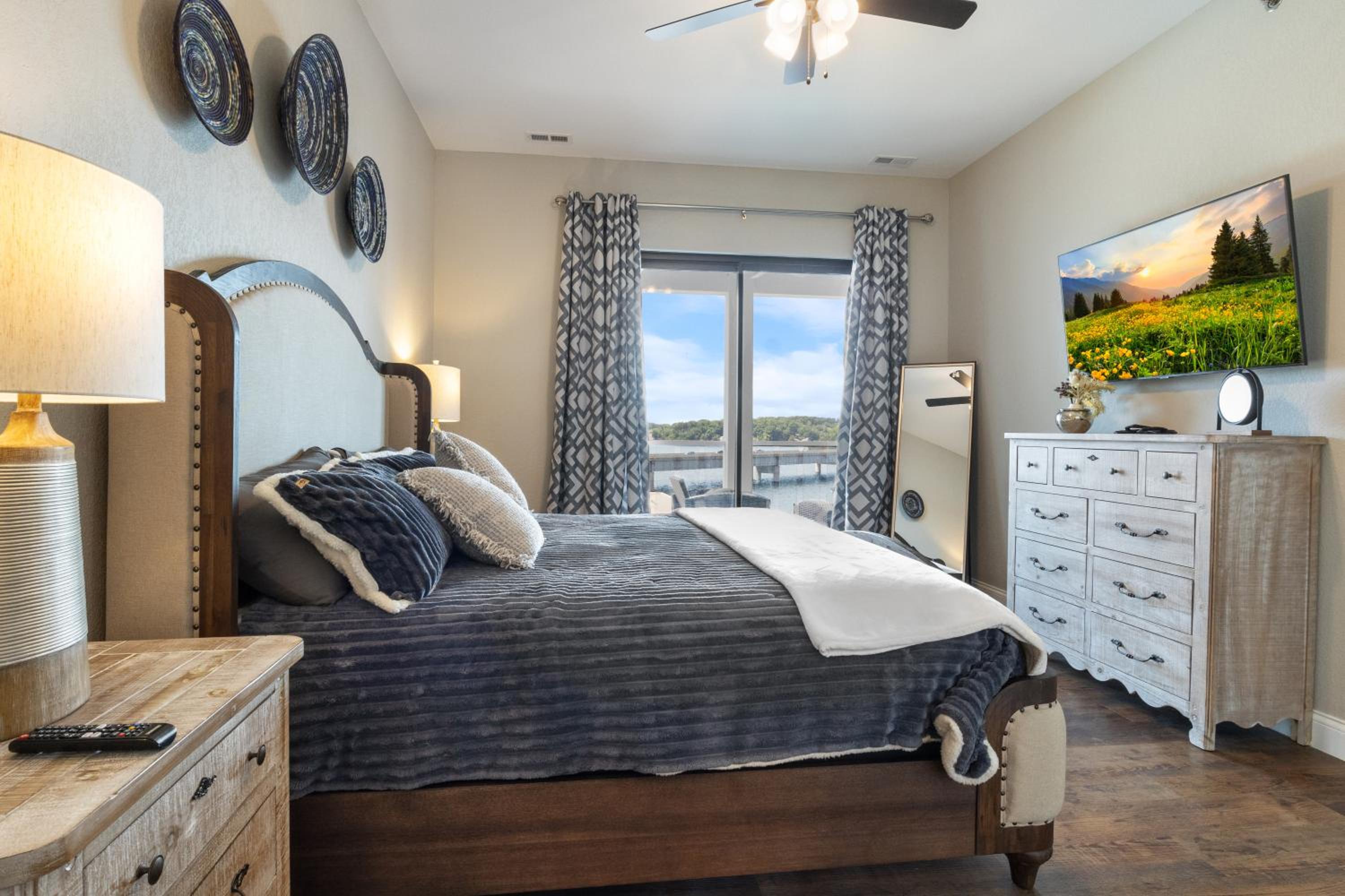 Amazing Top Floor Condo at Topsider Resort Community