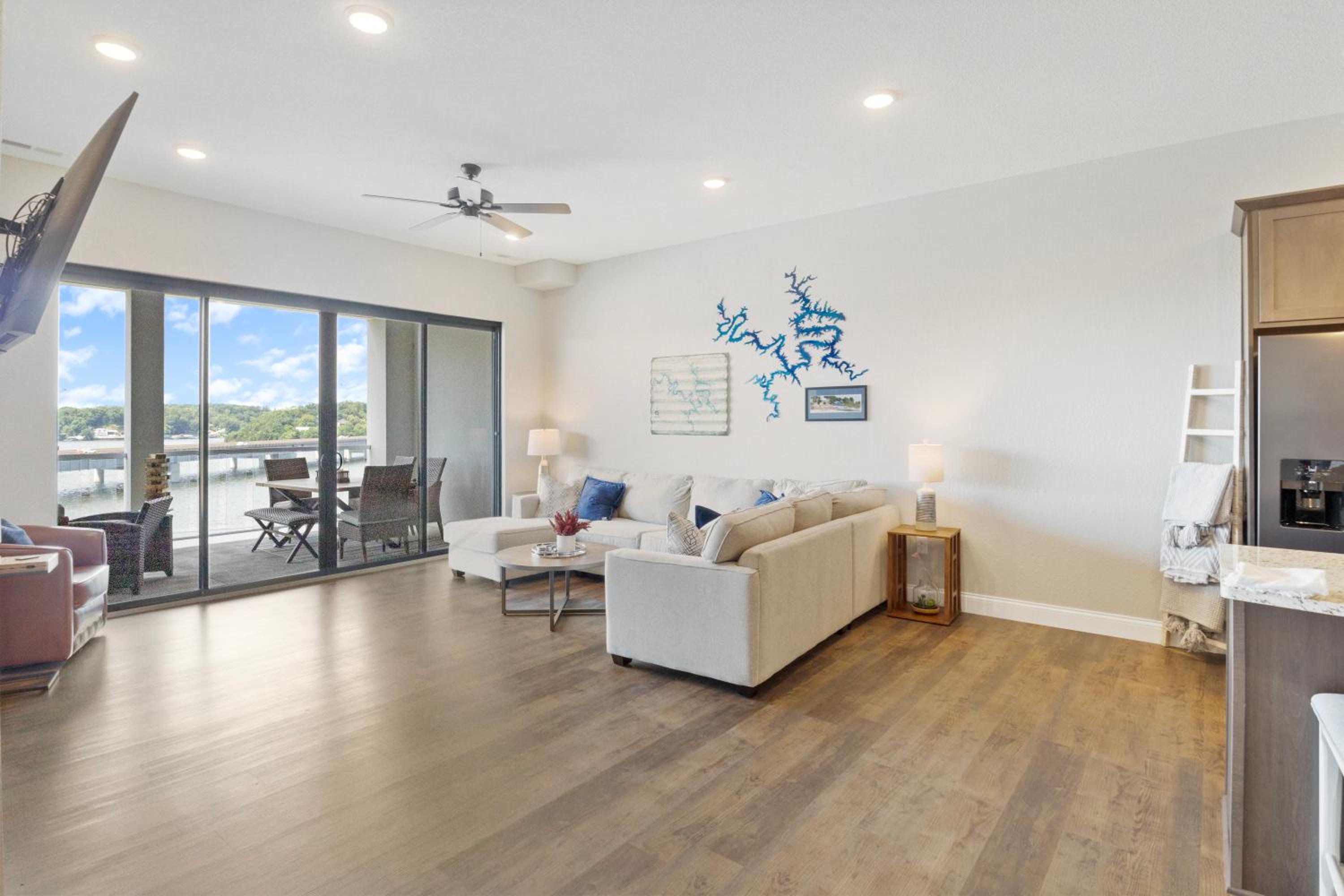 Amazing Top Floor Condo at Topsider Resort Community