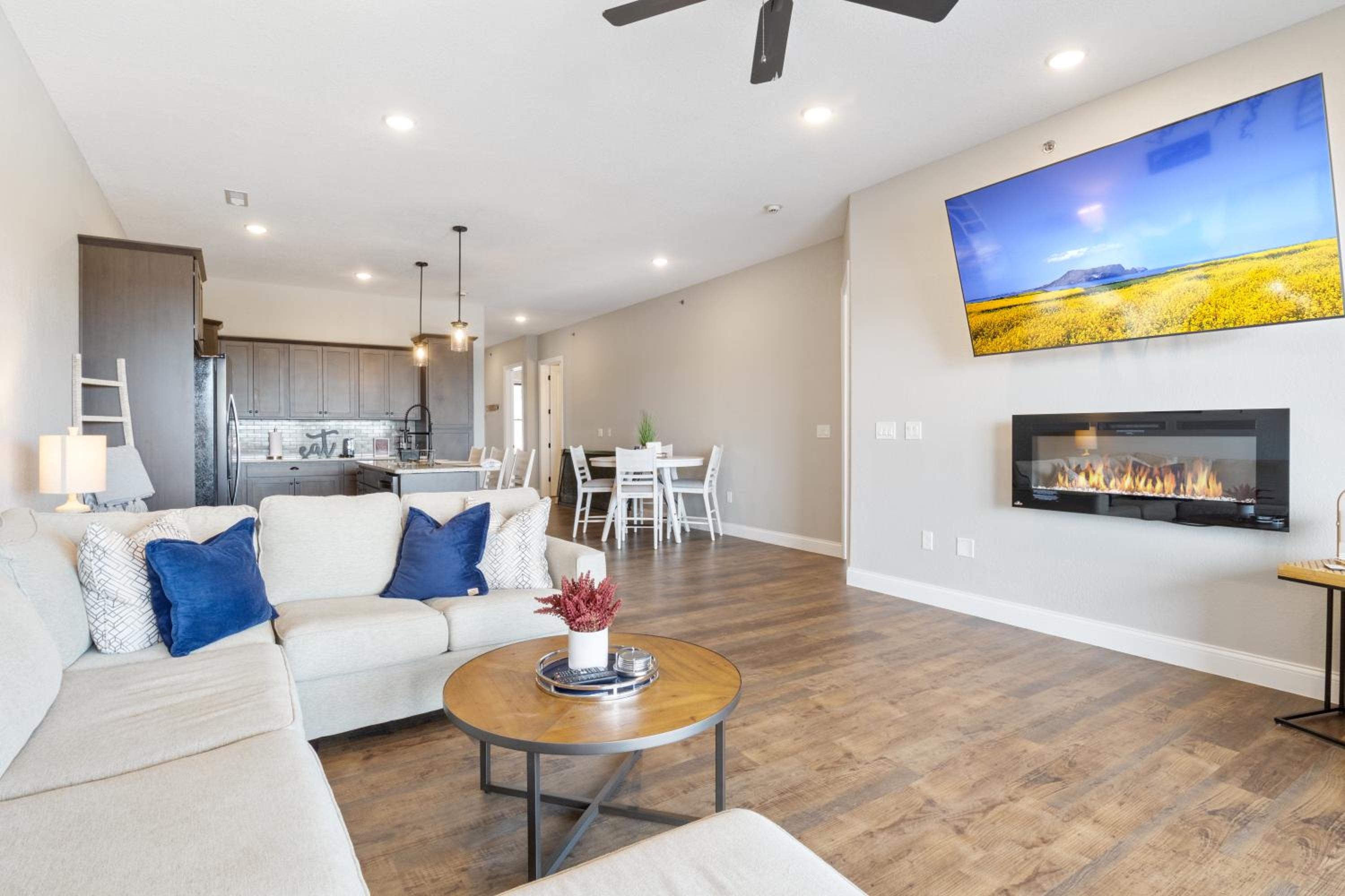 Amazing Top Floor Condo at Topsider Resort Community