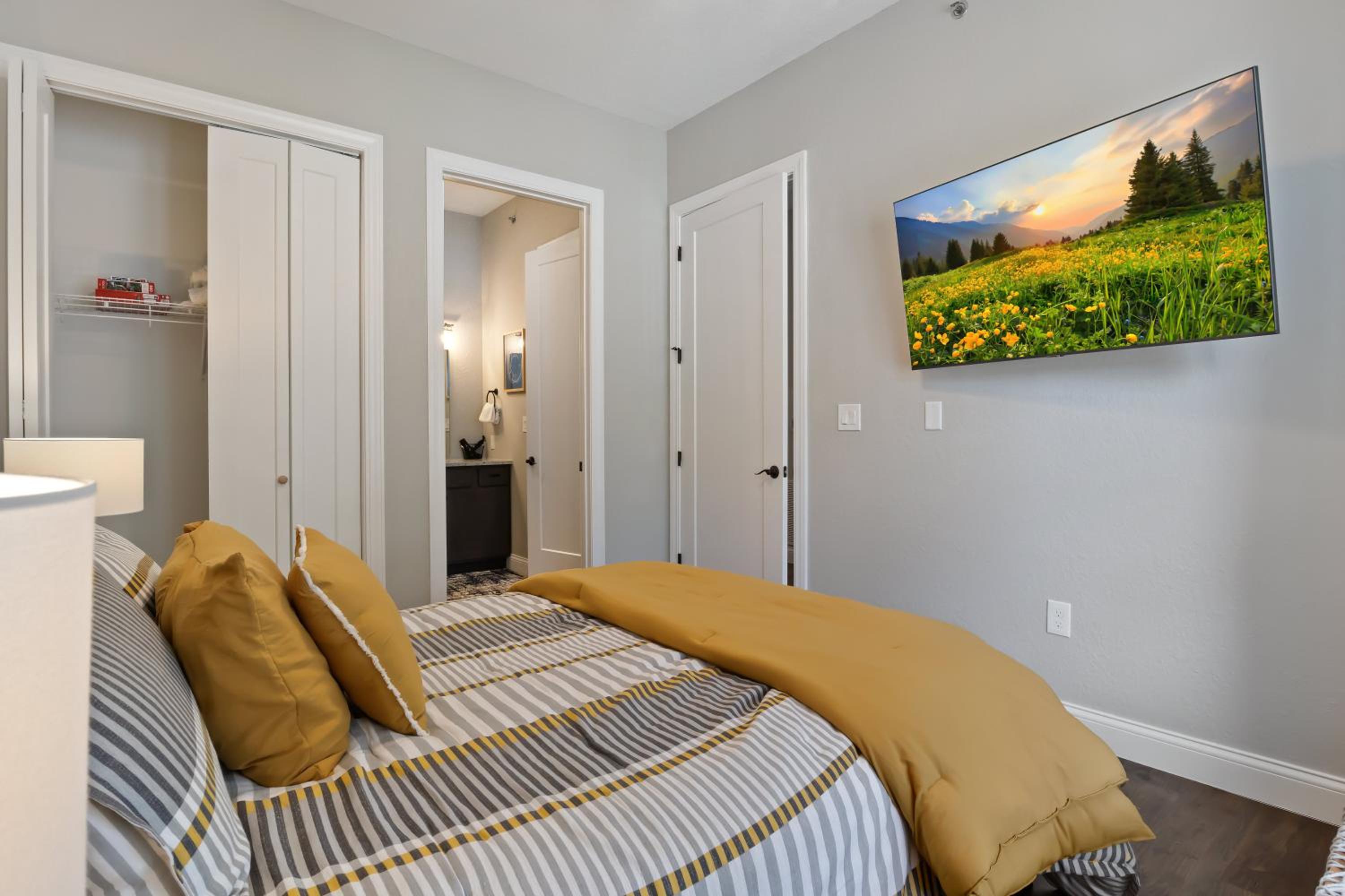 Amazing Top Floor Condo at Topsider Resort Community