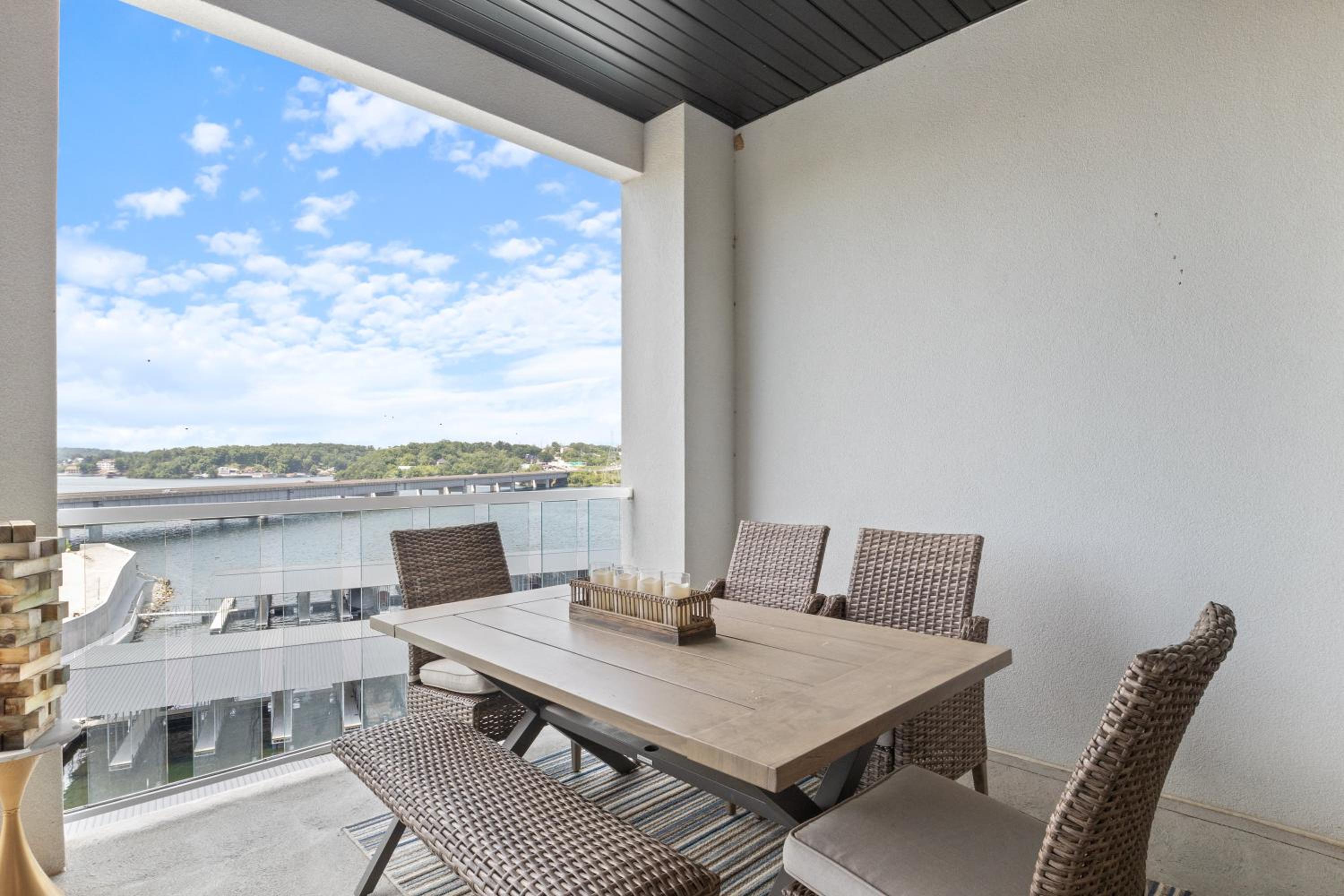 Amazing Top Floor Condo at Topsider Resort Community