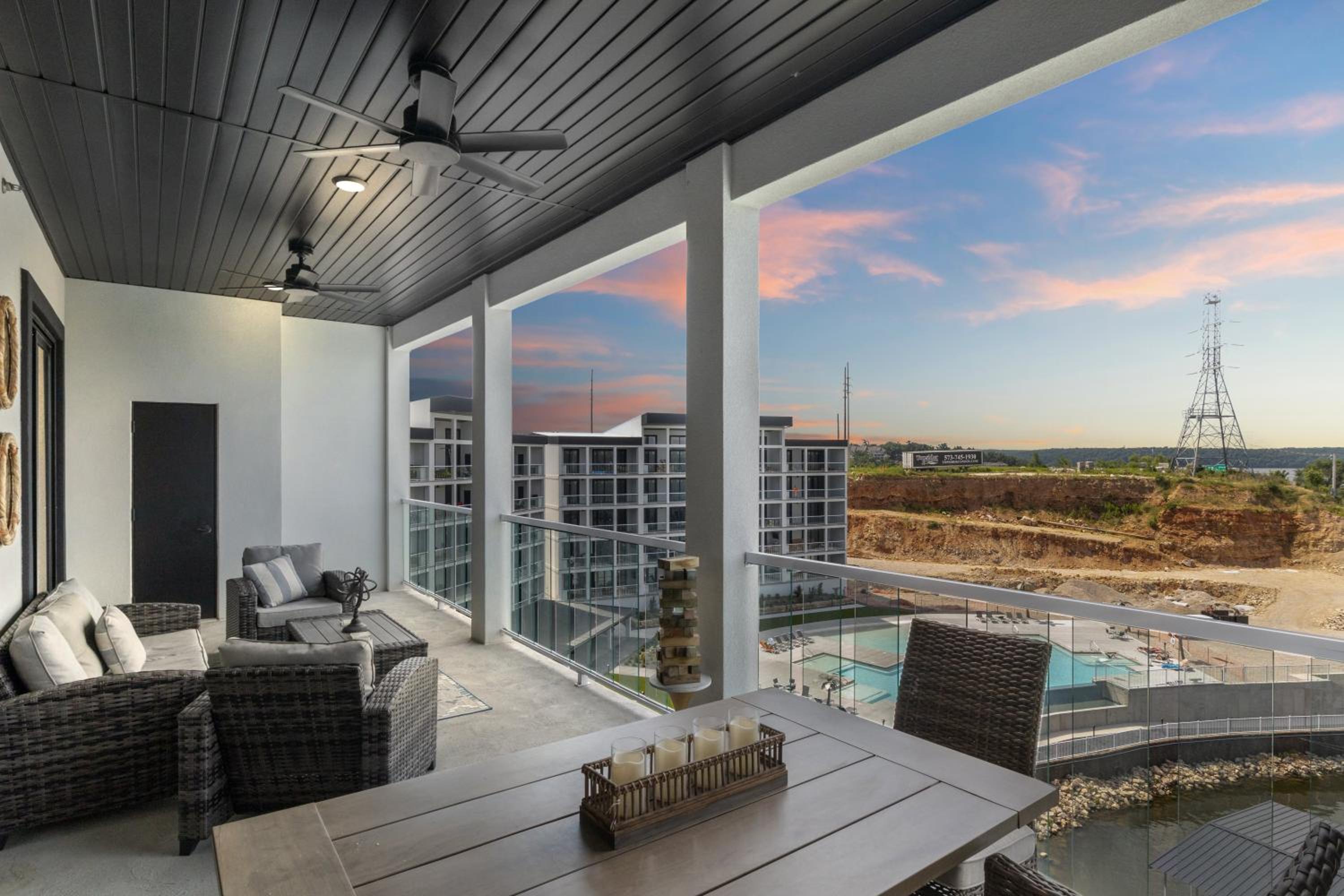 Amazing Top Floor Condo at Topsider Resort Community