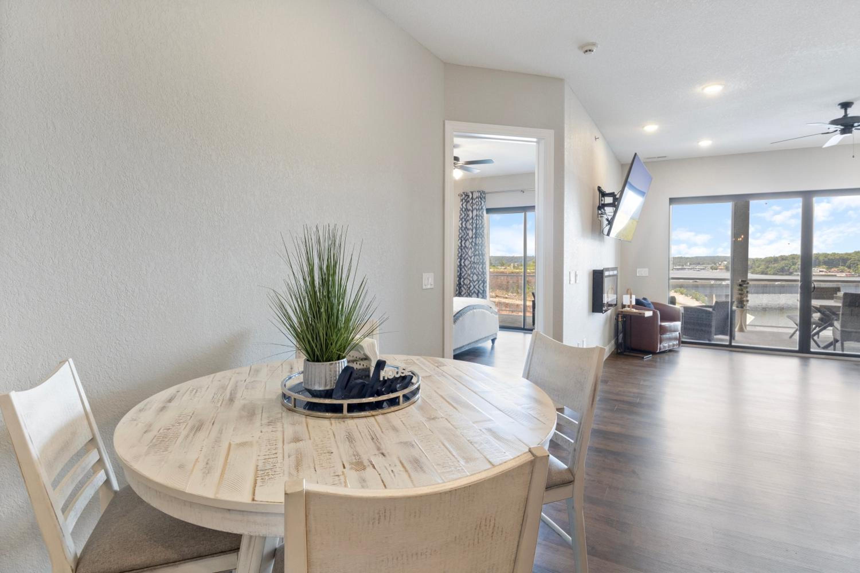 Amazing Top Floor Condo at Topsider Resort Community