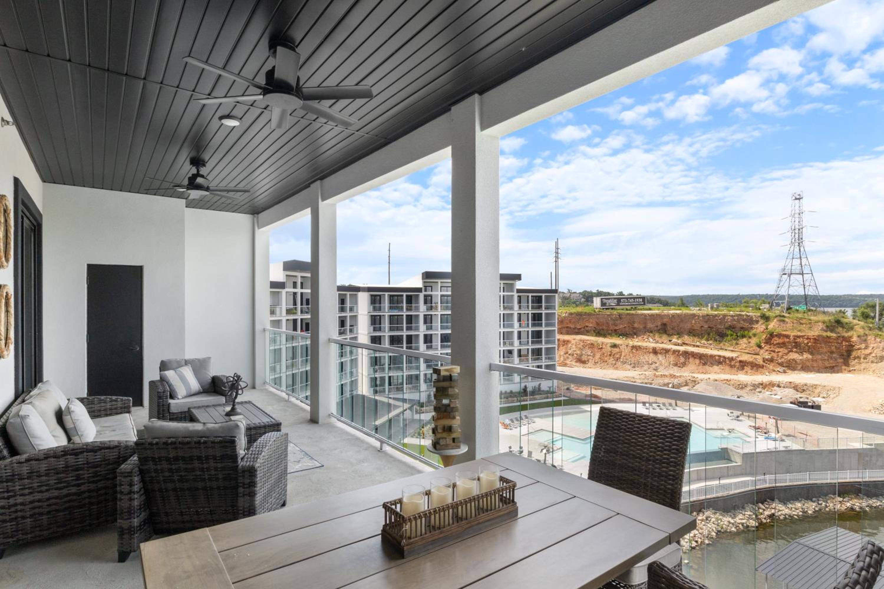 Amazing Top Floor Condo at Topsider Resort Community