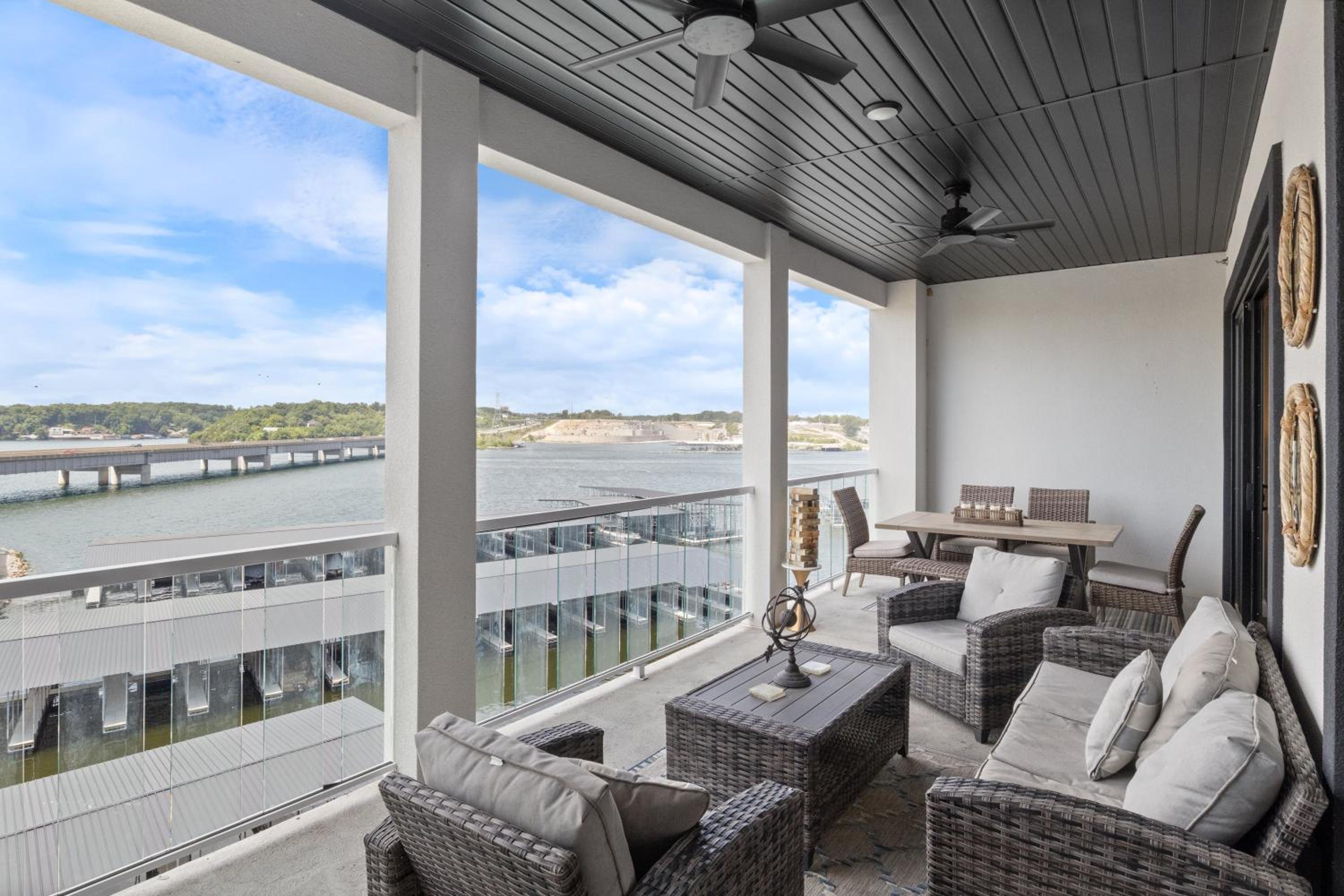 Amazing Top Floor Condo at Topsider Resort Community