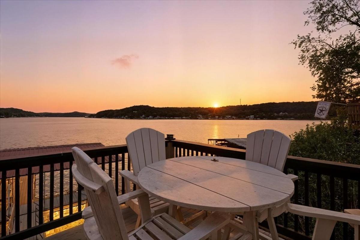 Breathtaking Views, Private Dock, Pure Relaxation