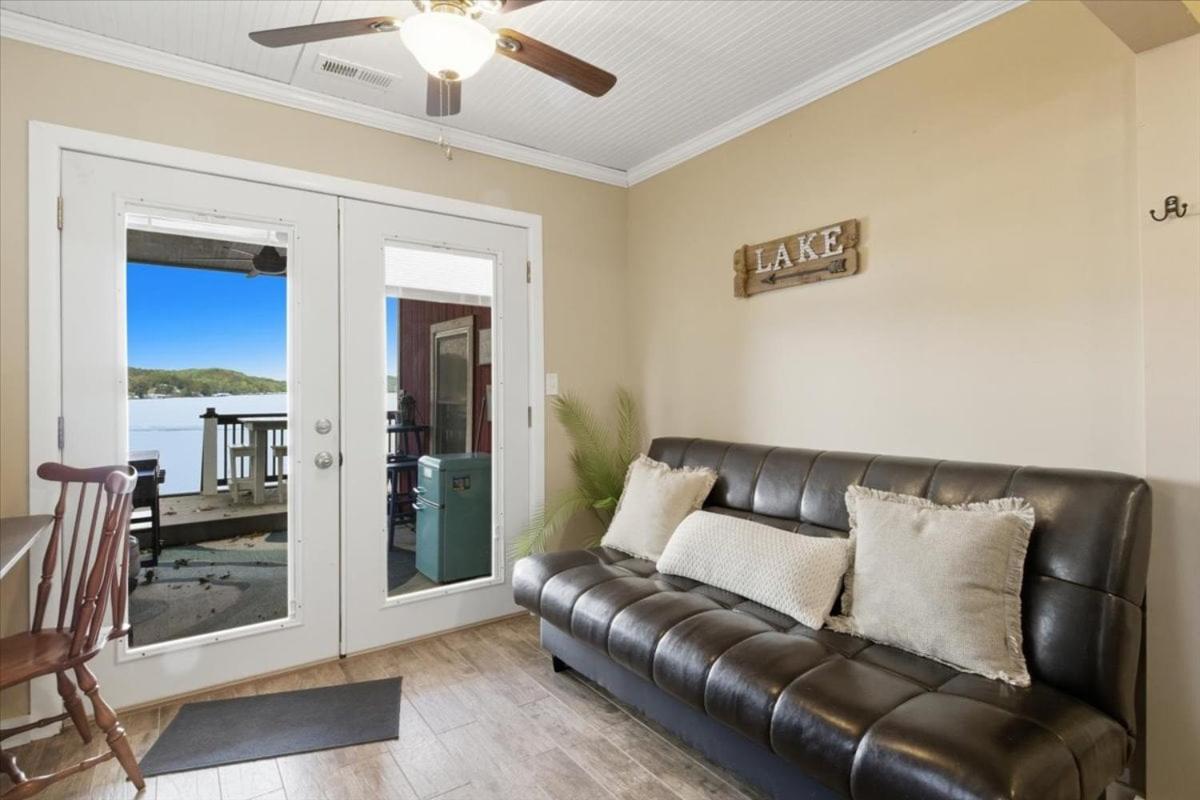 Breathtaking Views, Private Dock, Pure Relaxation