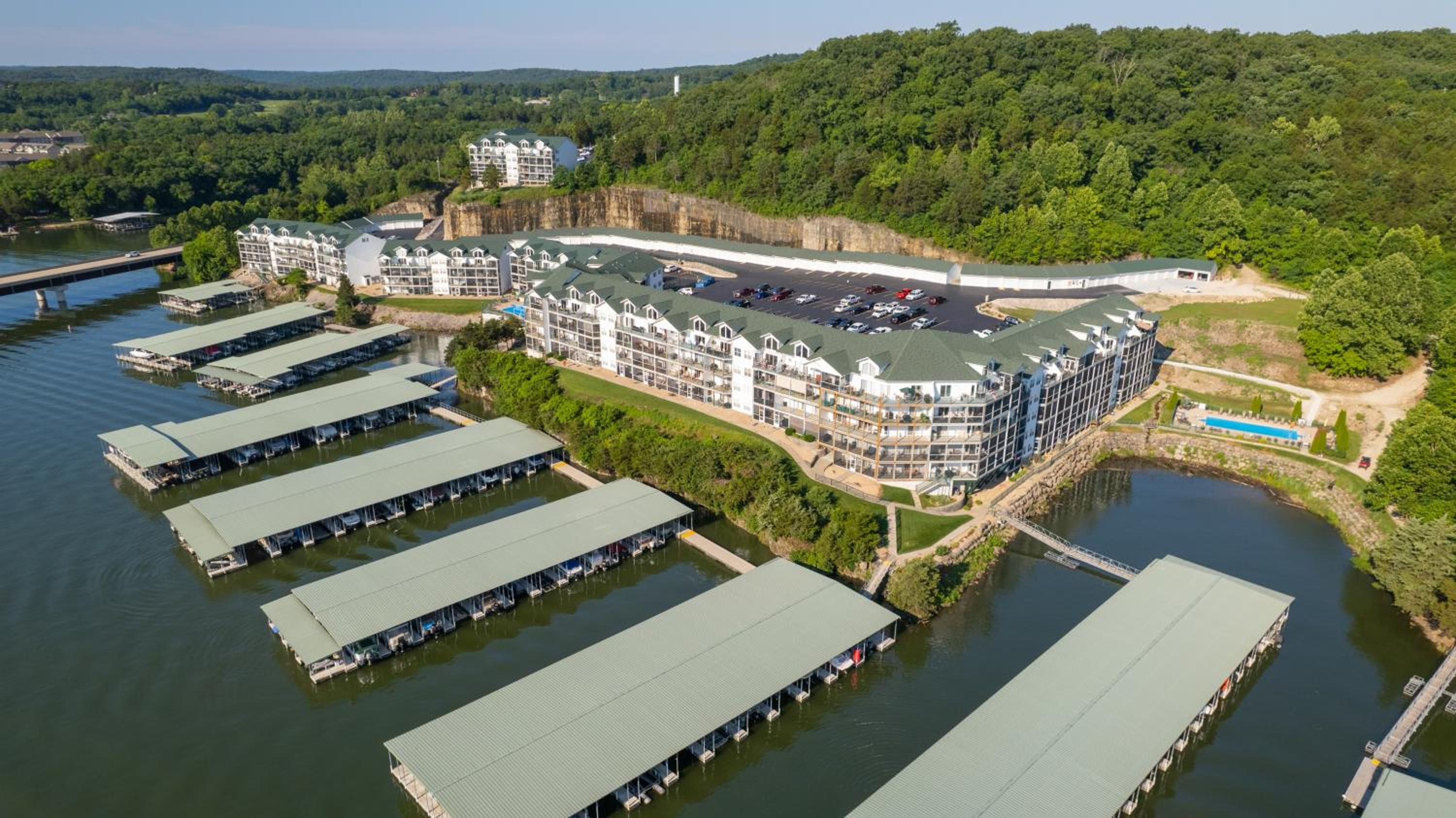 Boat Slip, 3 Pools, Golf, Ozarks Ampitheater, & Amazing Lake Views at Big Niangua