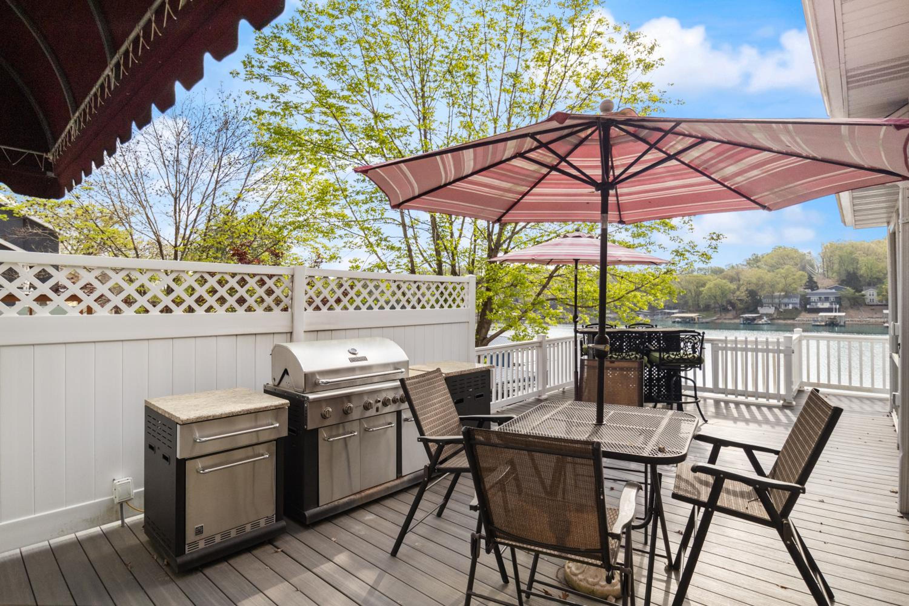 Family-Friendly, Dock Enjoyment, Kayaks, Lake View