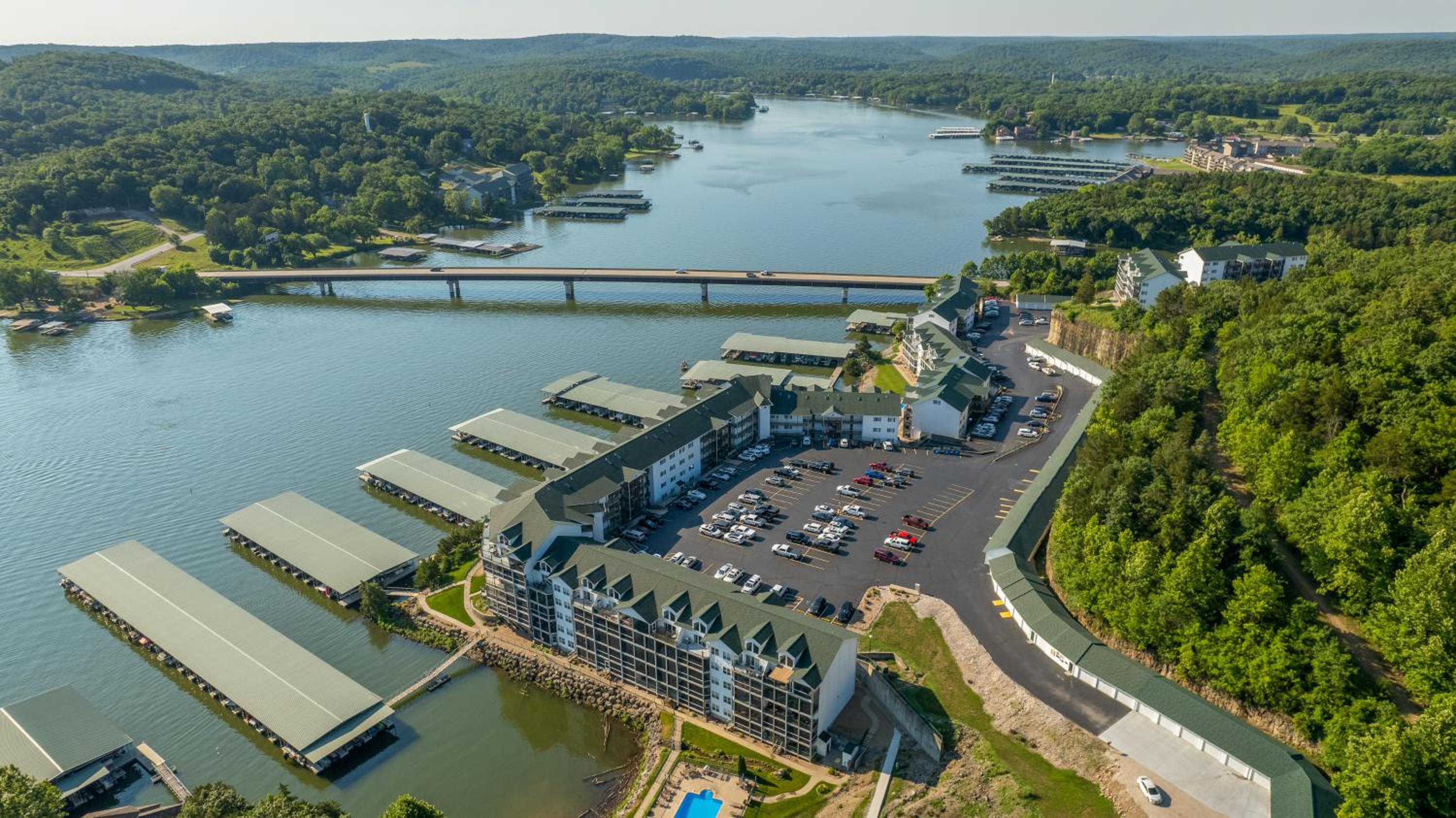 Boat Slip, 3 Pools, Golf, Ozarks Ampitheater, & Amazing Lake Views at Big Niangua