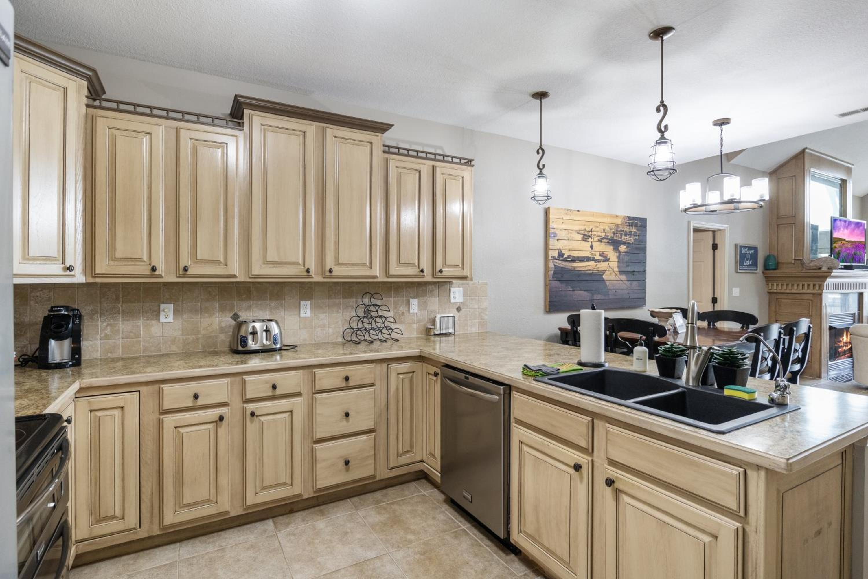 Family-Friendly, Dock Enjoyment, Kayaks, Lake View