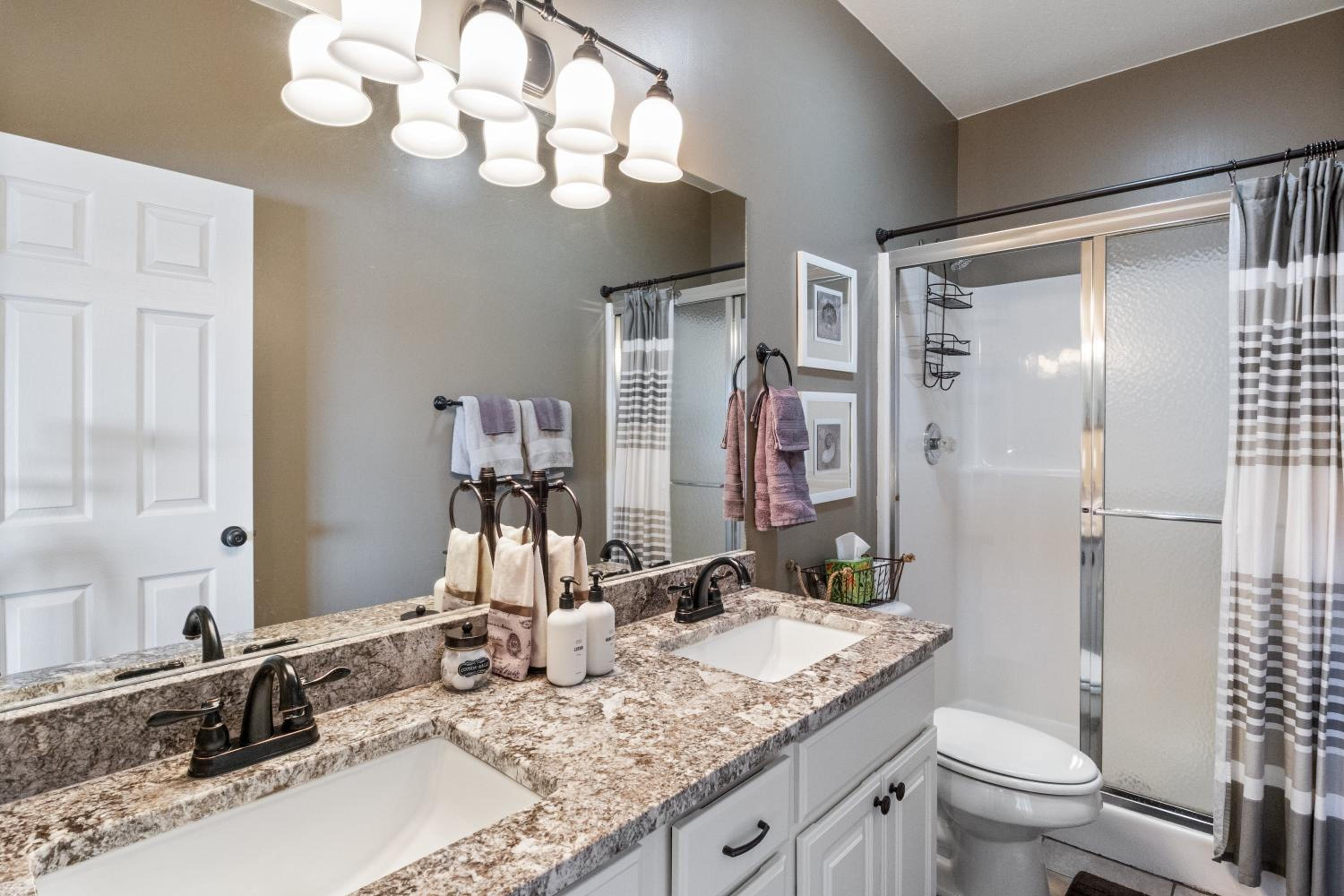 Beautiful Cove Views & Plenty Relaxing Spaces