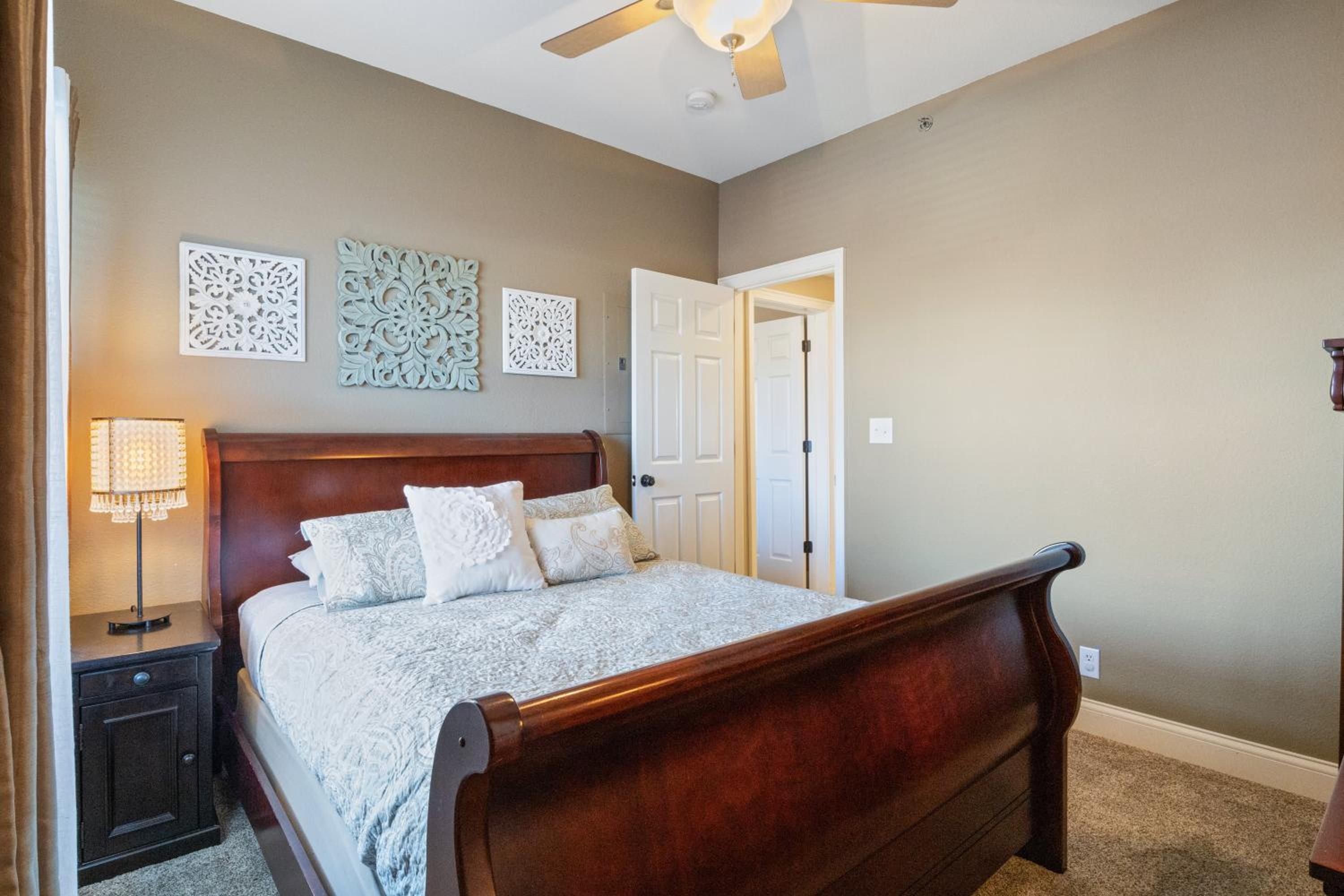 Beautiful Cove Views & Plenty Relaxing Spaces