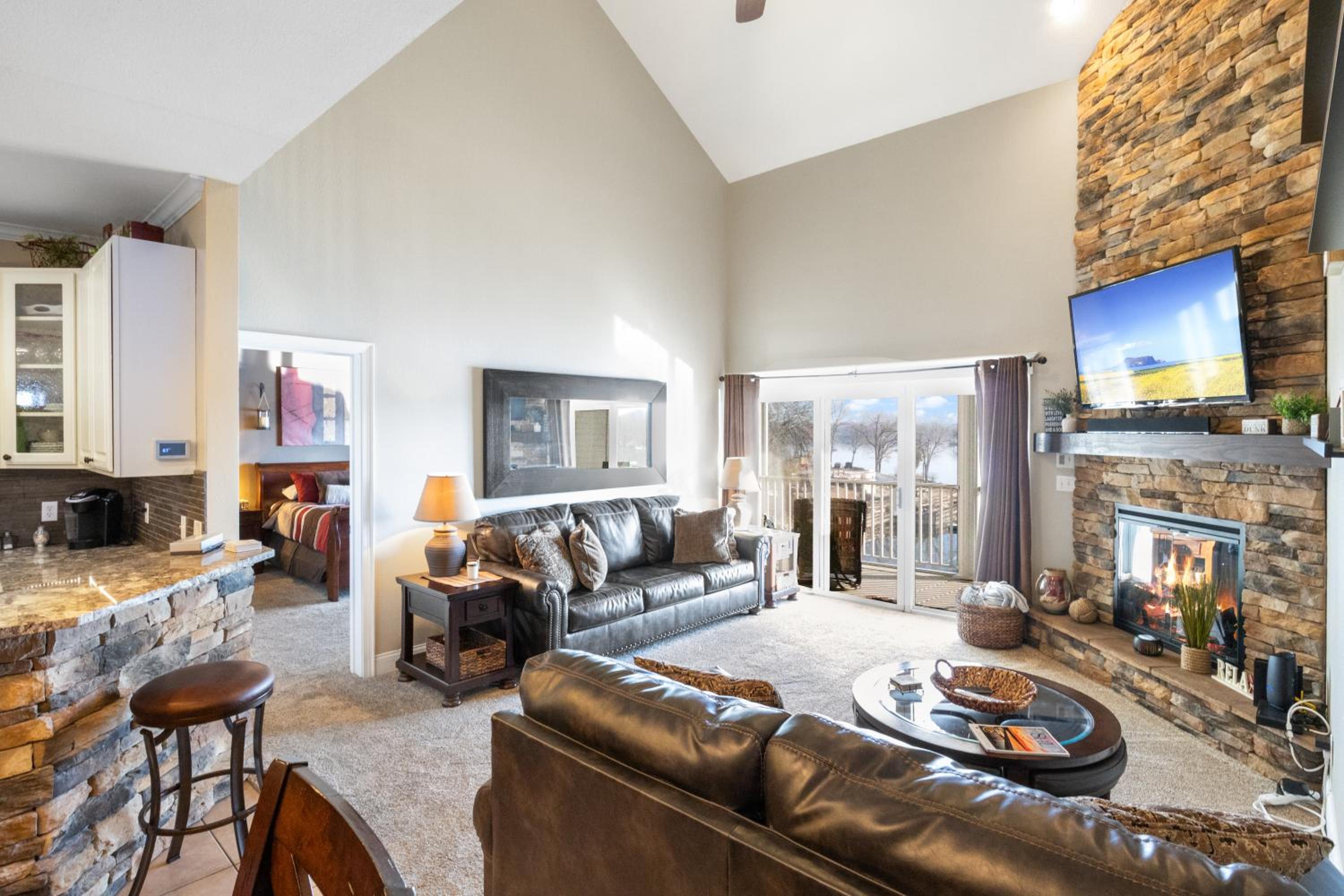 Beautiful Cove Views & Plenty Relaxing Spaces