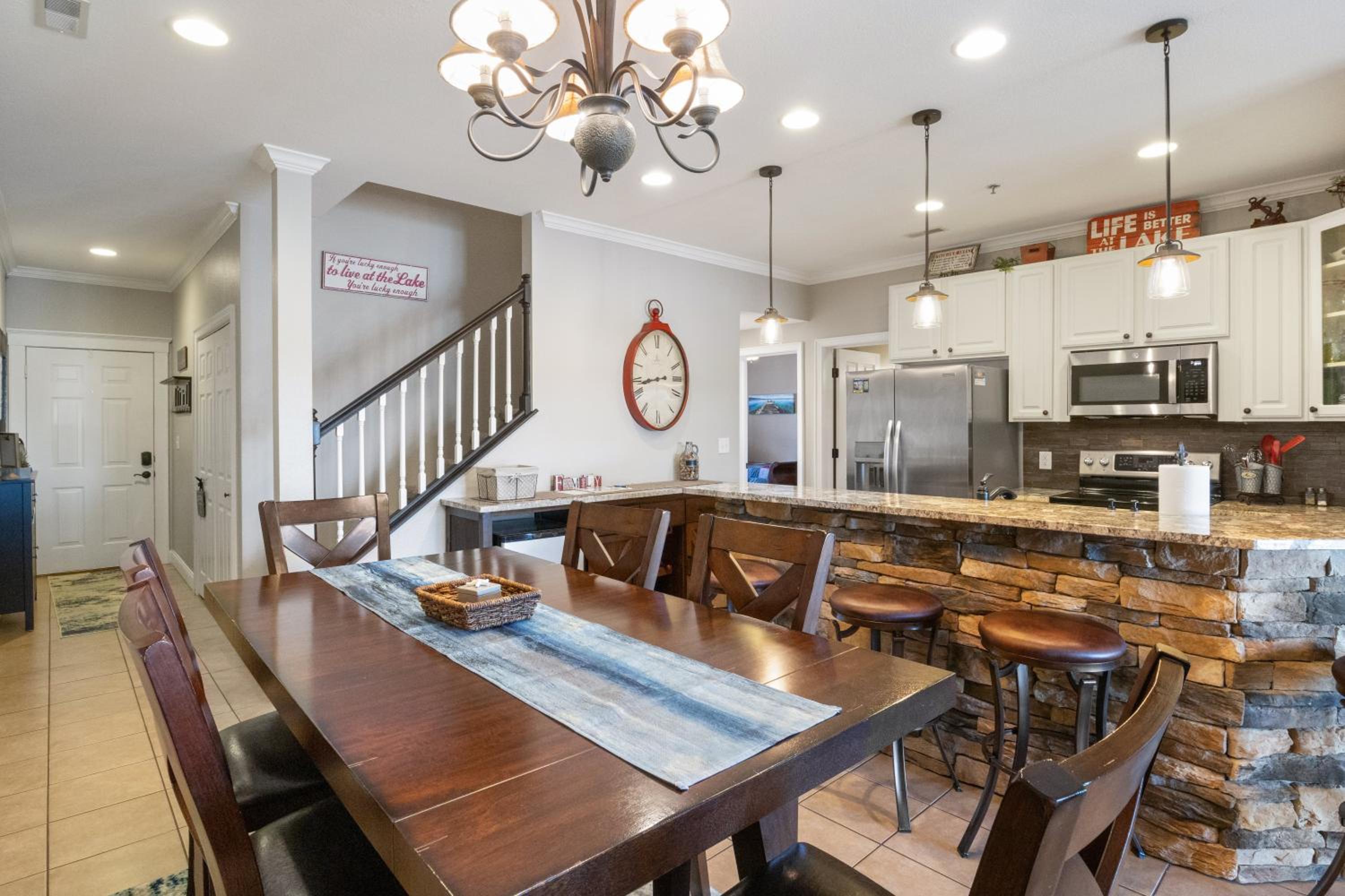 Beautiful Cove Views & Plenty Relaxing Spaces
