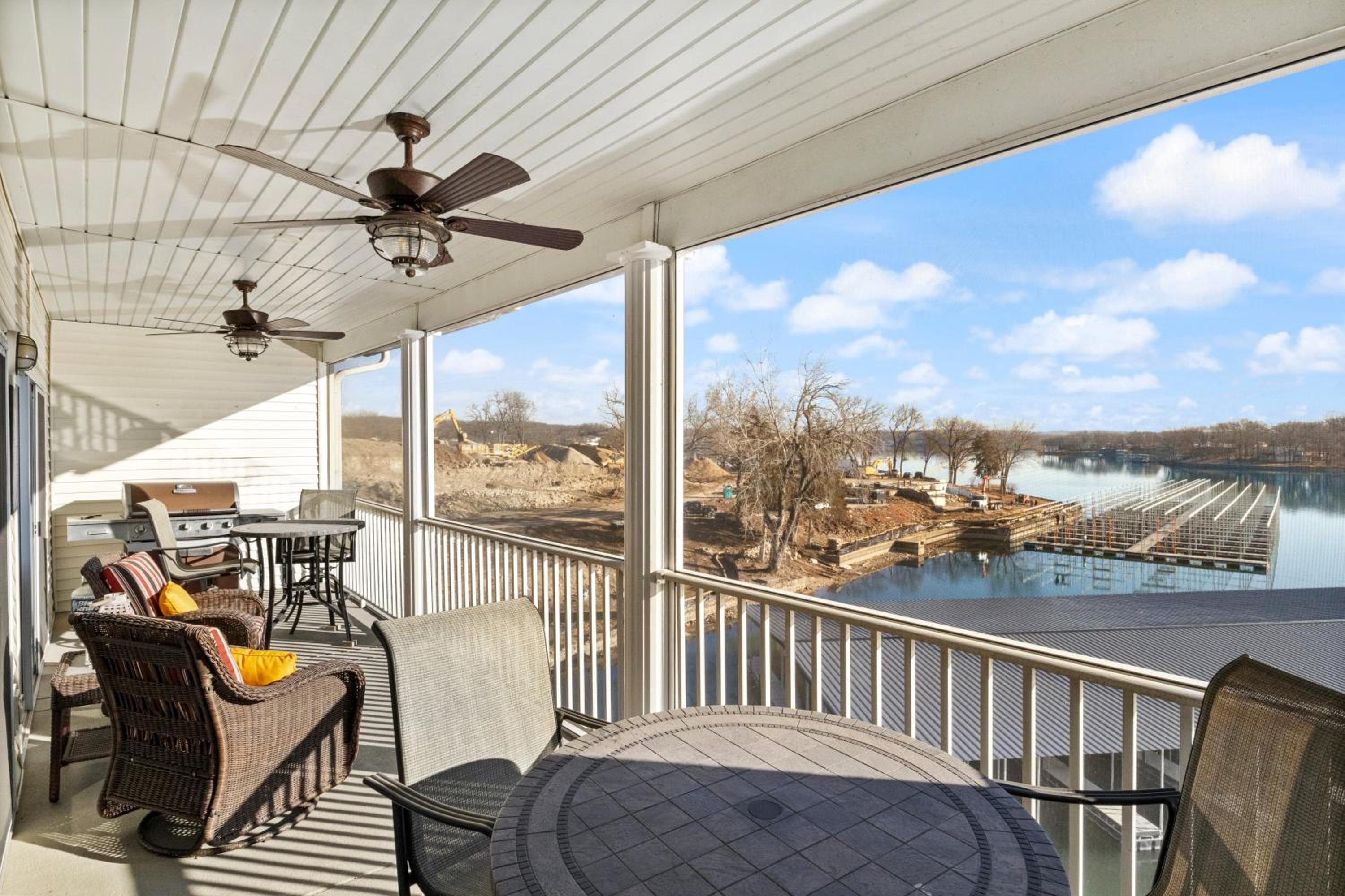 Beautiful Cove Views & Plenty Relaxing Spaces