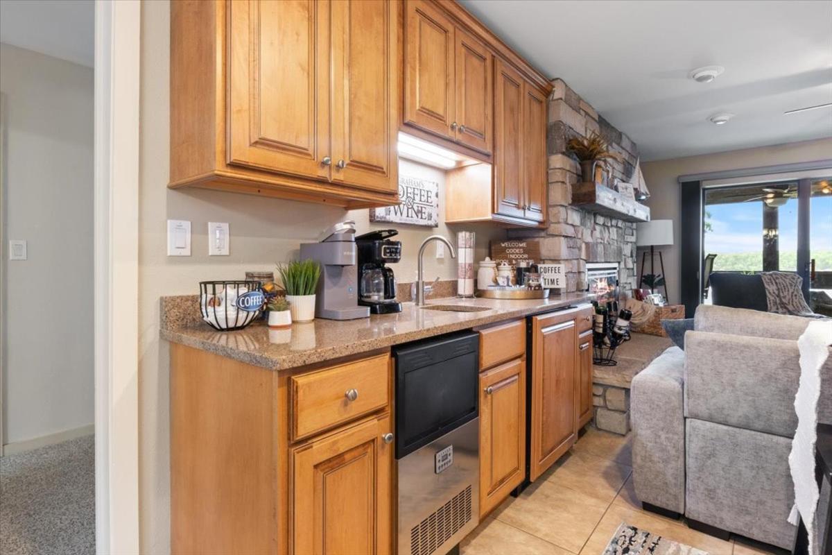 Excellent Family Stay w/ Boat Slip, 2 Pools, Hot Tub, Courts & Arcade Games