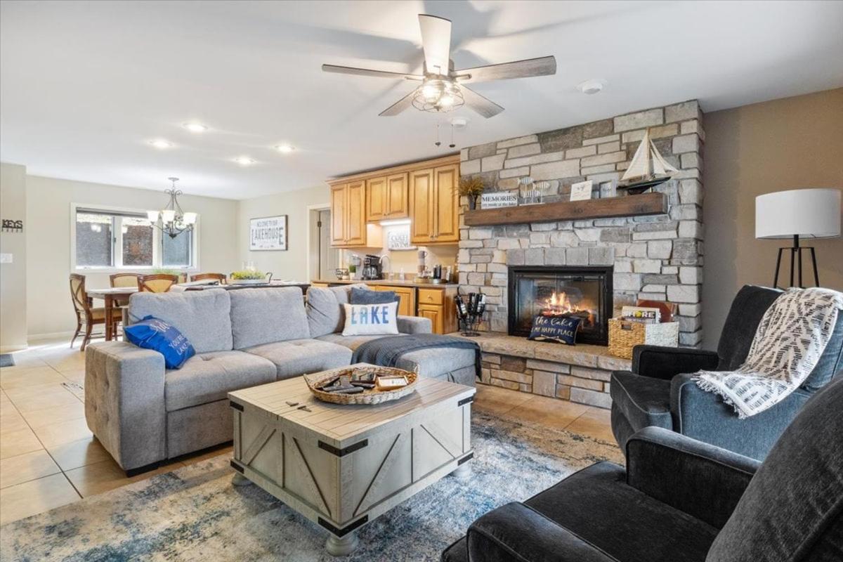 Excellent Family Stay w/ Boat Slip, 2 Pools, Hot Tub, Courts & Arcade Games