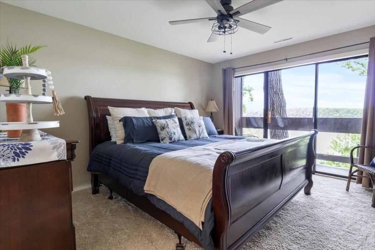 Excellent Family Stay w/ Boat Slip, 2 Pools, Hot Tub, Courts & Arcade Games
