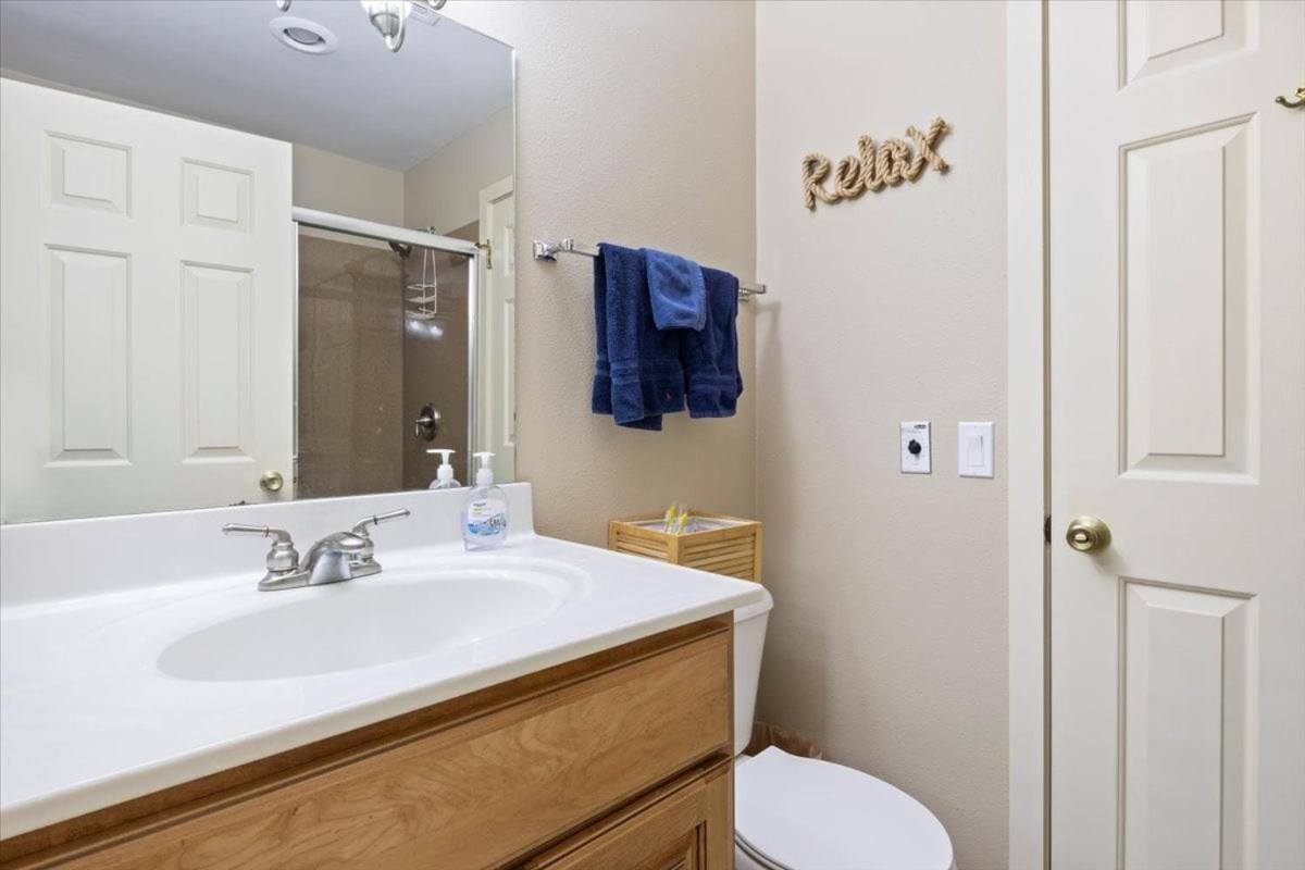 Excellent Family Stay w/ Boat Slip, 2 Pools, Hot Tub, Courts & Arcade Games