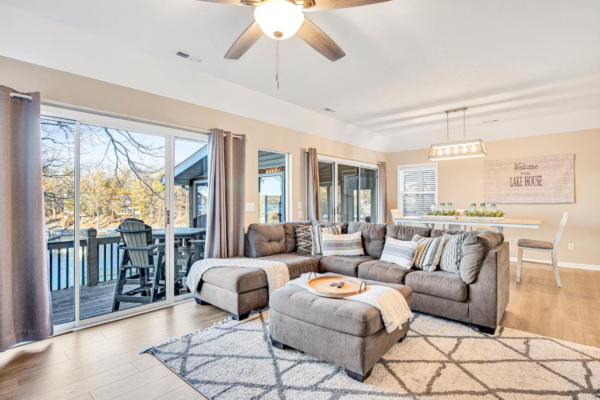 Captivating Views, Amazing Design and Lake Living