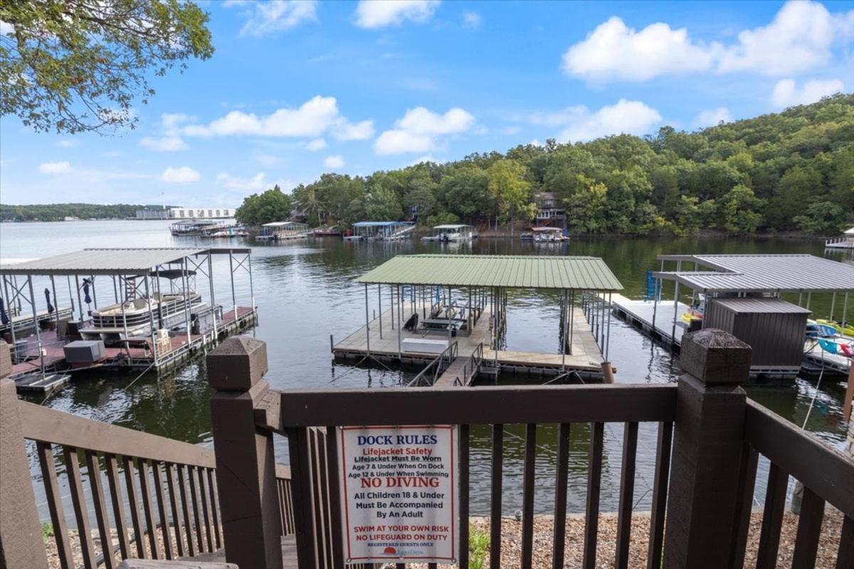Captivating Views, Amazing Design and Lake Living