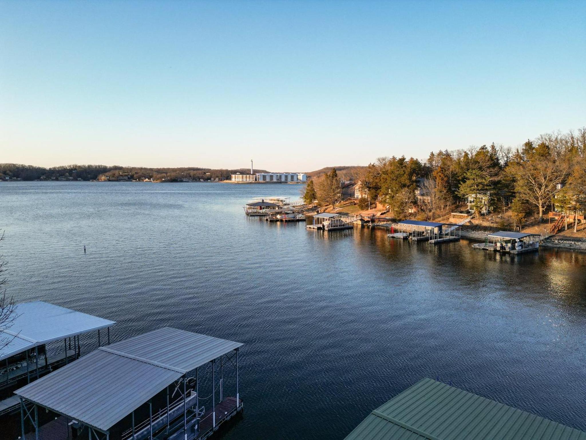 Captivating Views, Amazing Design and Lake Living