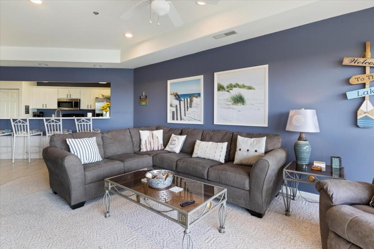 Family-Friendly Condo w/ 2 Pools & Updated Deck on the 14mm