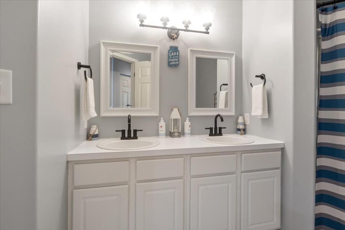Family-Friendly Condo w/ 2 Pools & Updated Deck on the 14mm