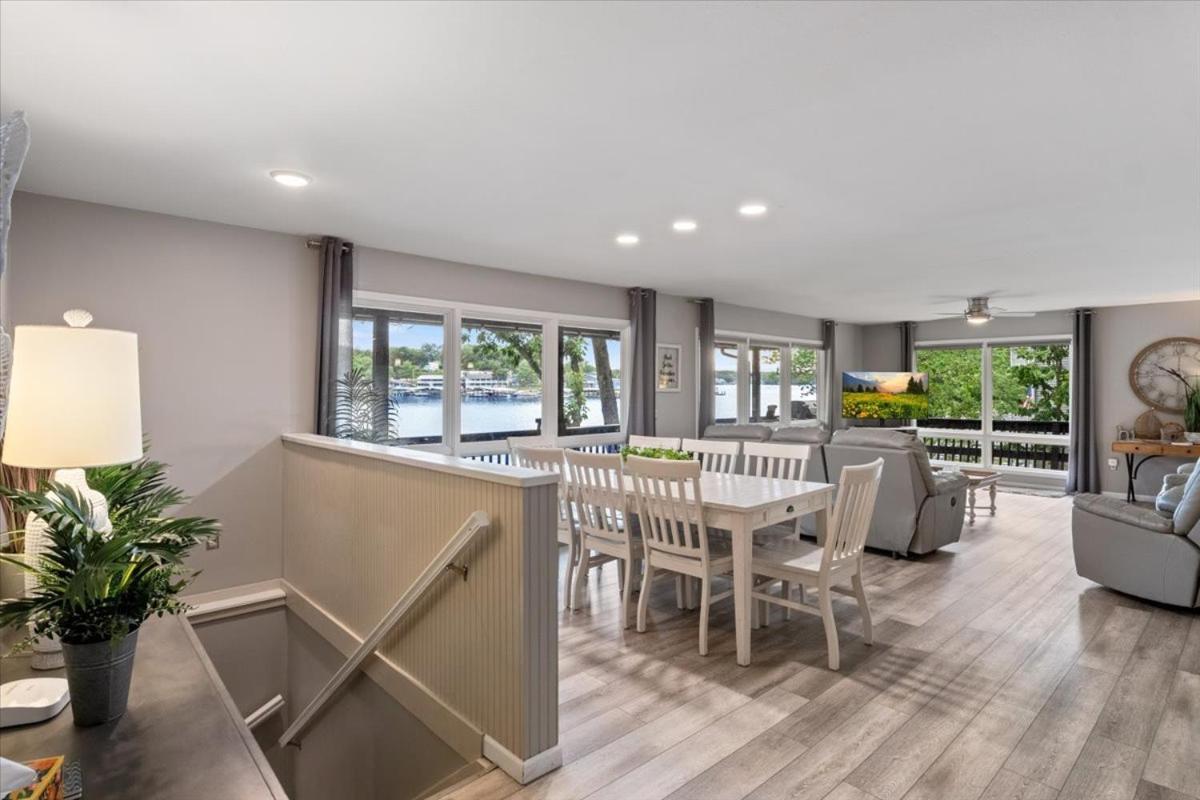 Game Room, Dock Life, Fire Pit & Hot Tub!
