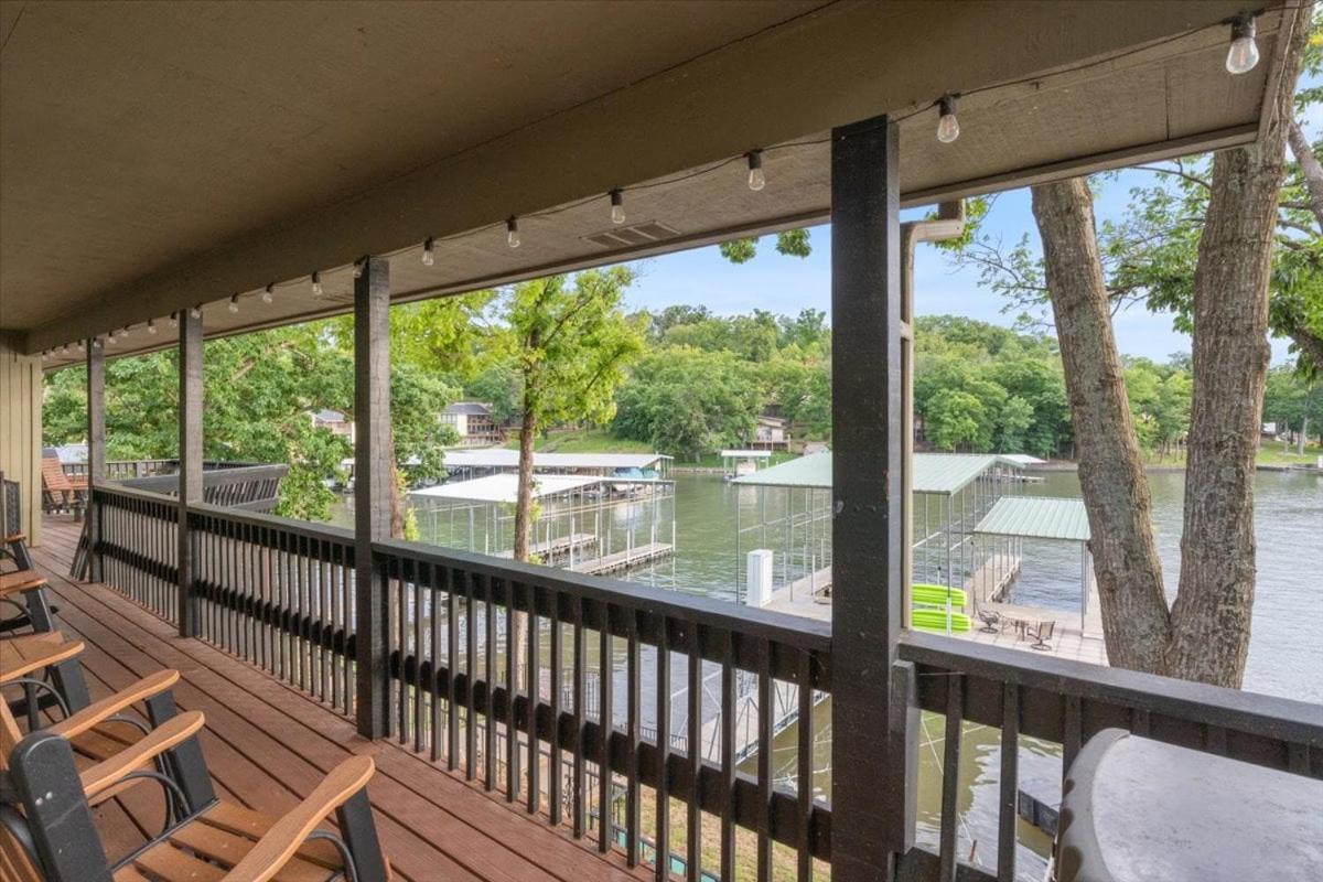 Game Room, Dock Life, Fire Pit & Hot Tub!