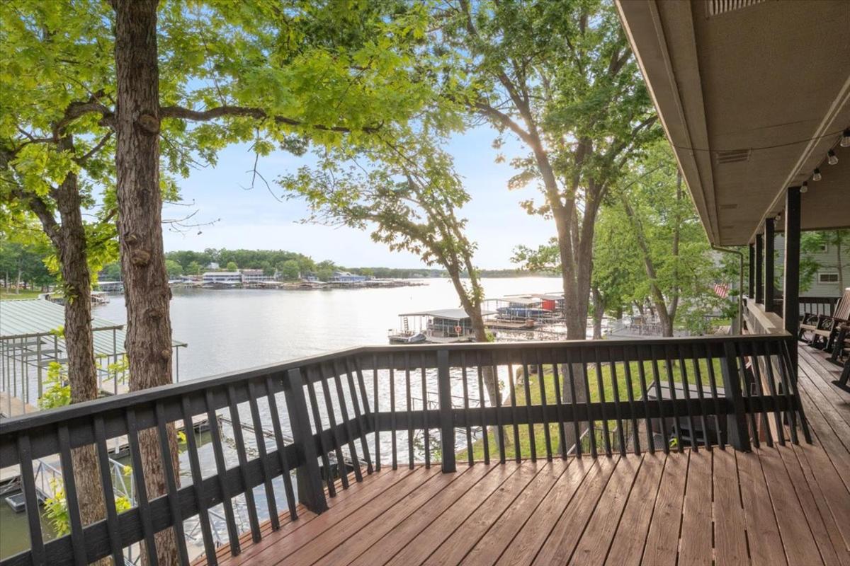 Game Room, Dock Life, Fire Pit & Hot Tub!