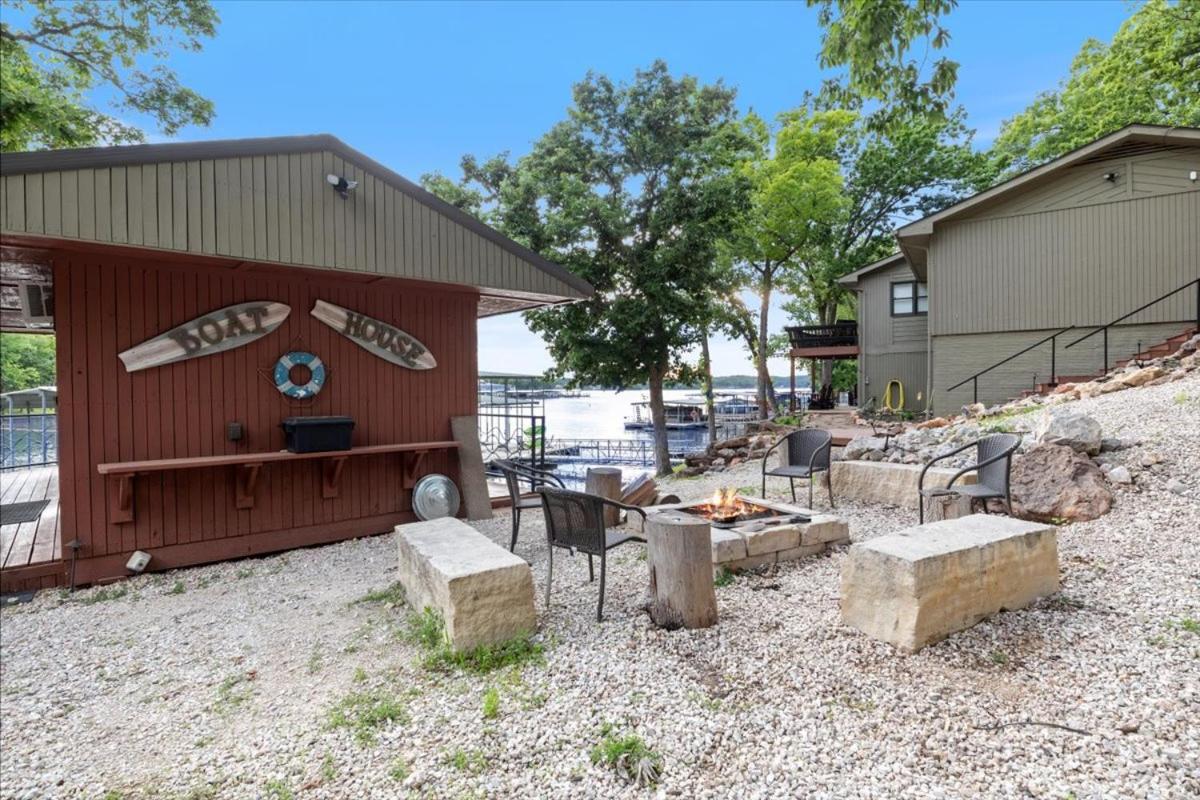 Game Room, Dock Life, Fire Pit & Hot Tub!