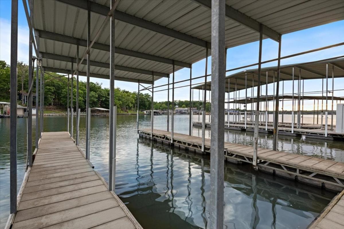 Game Room, Dock Life, Fire Pit & Hot Tub!